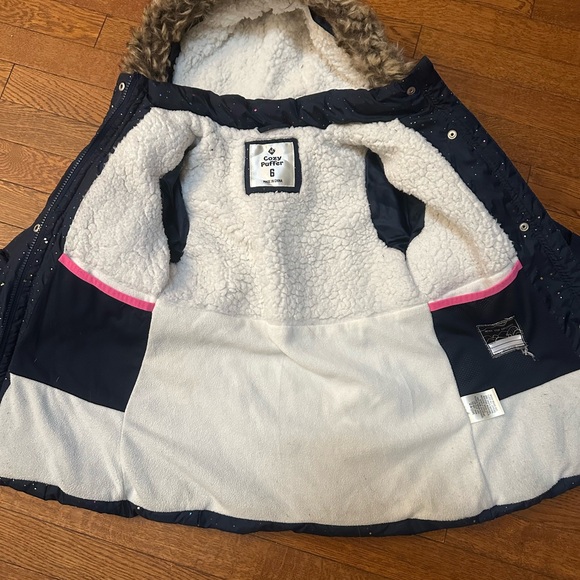 Navy Blue Puffer Jacket with Hood and Quilted Design - Picture 3 of 5